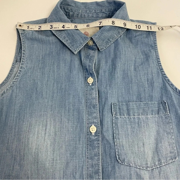 SO Perfect Chambray Tank Button Up Size Small - Picture 5 of 7